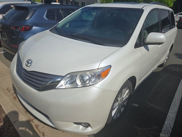 Used 2015 Toyota Sienna XLE w/ XLE Navigation Package AWD/4WD image 7