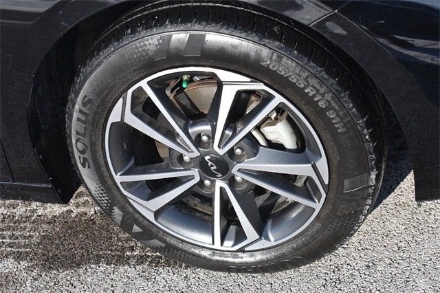 Certified 2022 Kia Forte LXS image 11