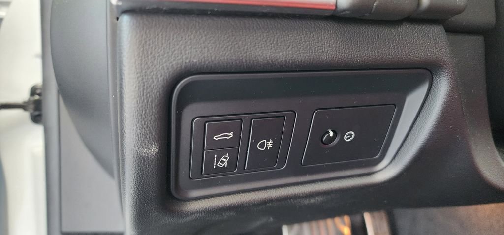 Used 2018 Jaguar F-TYPE R image 22