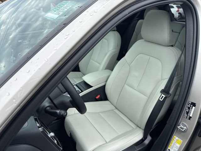 Certified 2024 Volvo XC40 B5 Plus w/ Climate Package AWD/4WD image 16