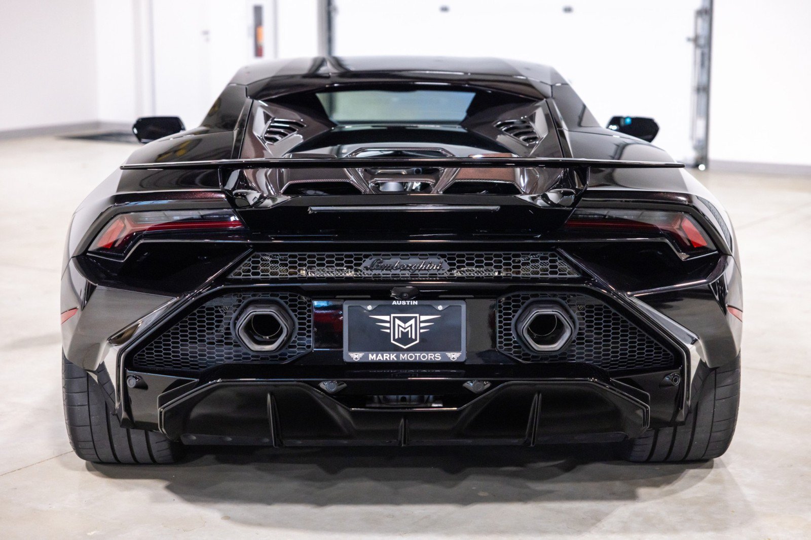 Used 2024 Lamborghini Huracan Tecnica RWD image 8