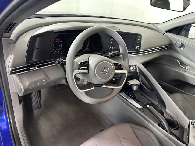 Certified 2023 Hyundai Elantra SE image 13