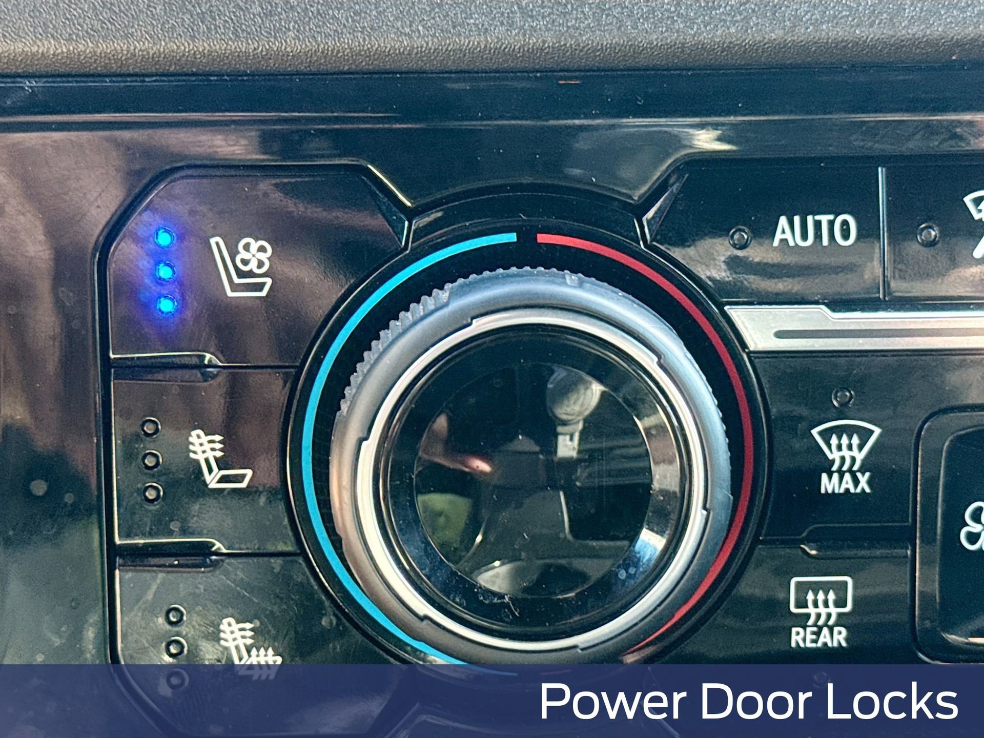 Used 2024 Chevrolet Silverado 2500 ZR2 w/ Technology Package image 26