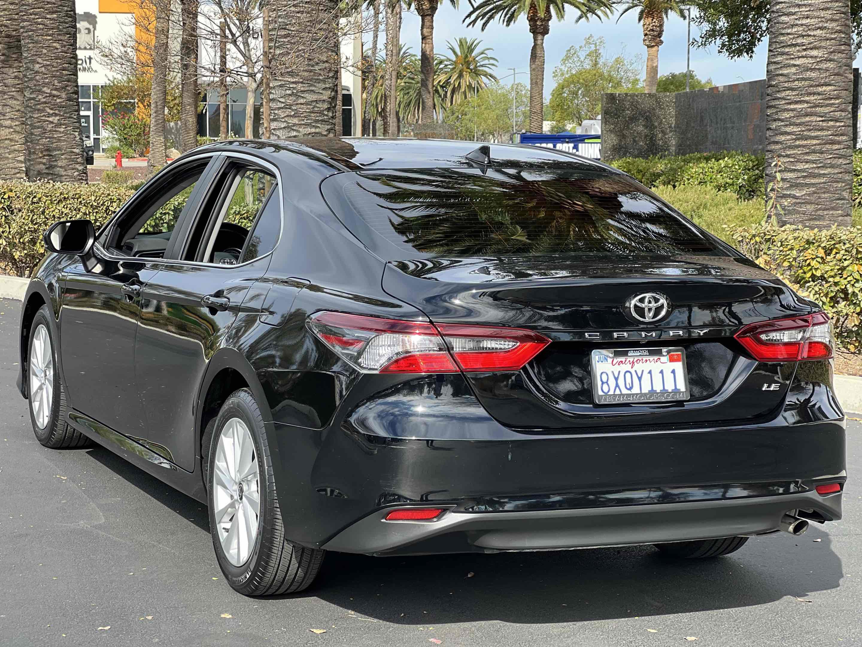 Used 2021 Toyota Camry LE image 18