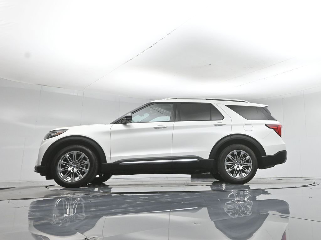 Used 2025 Ford Explorer Platinum RWD image 8