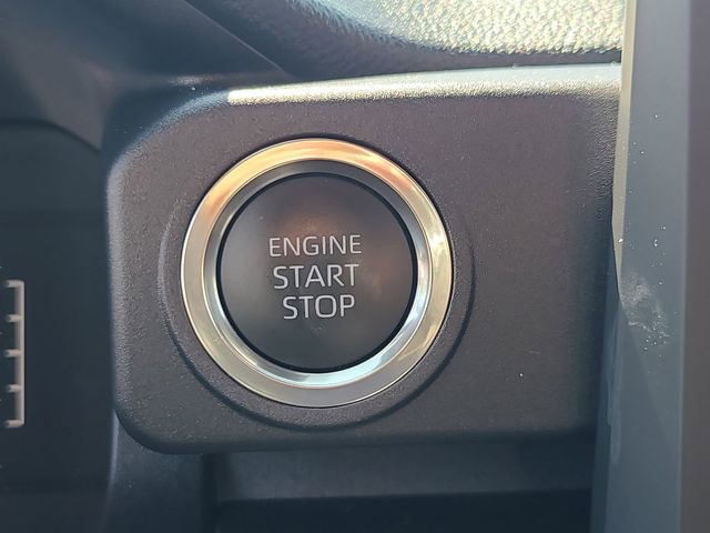 Used 2025 Toyota 4Runner SR5 AWD/4WD image 30