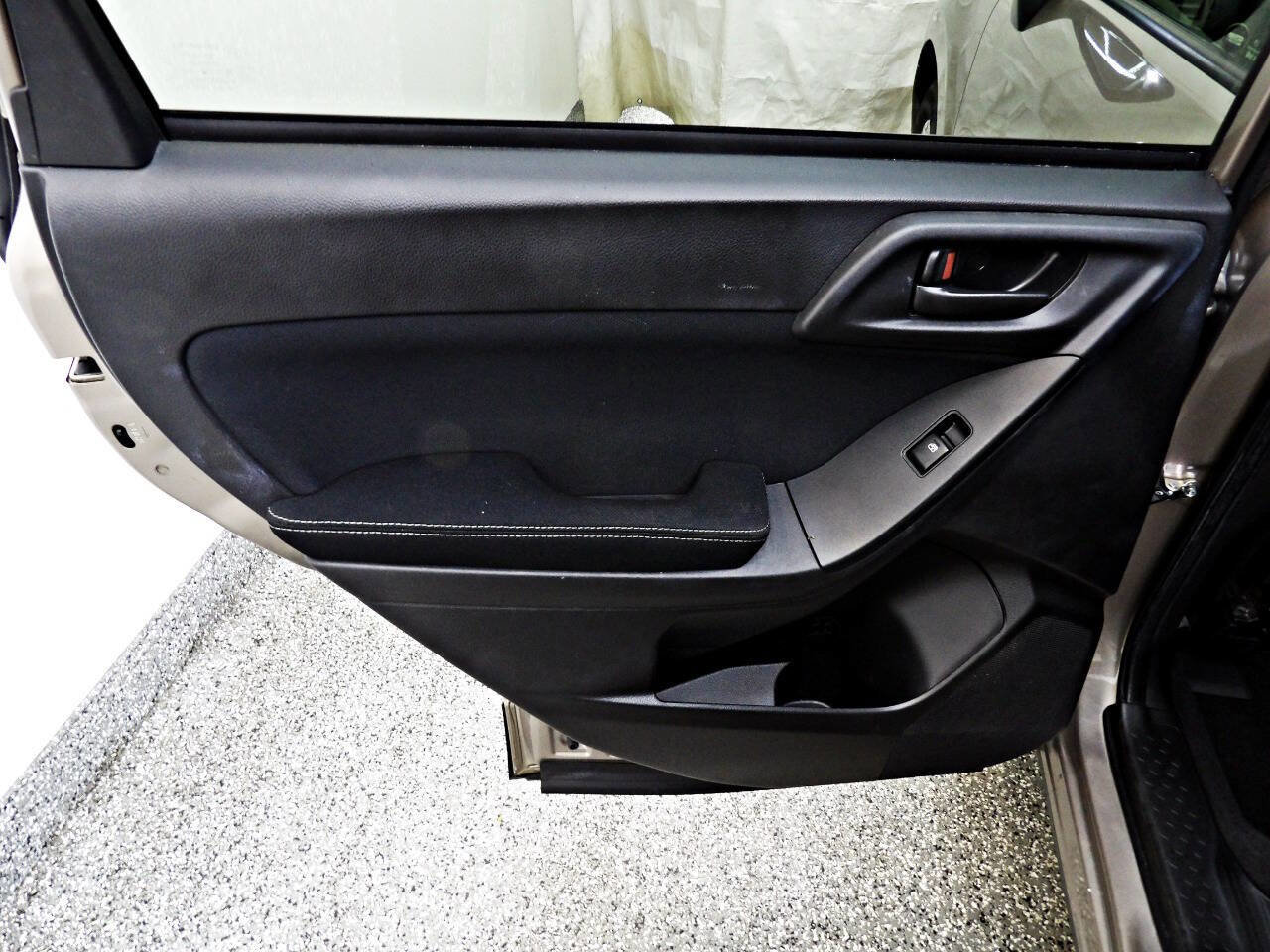 Used 2015 Subaru Forester 2.5i Premium image 9