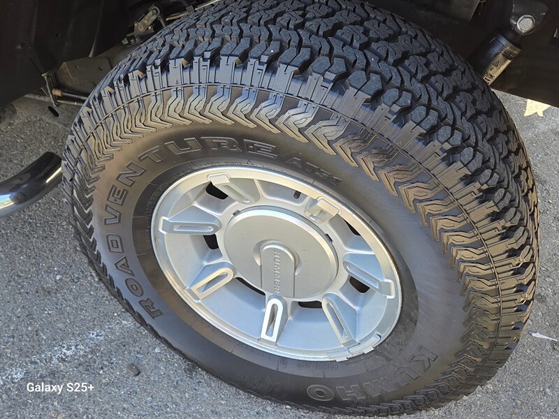 Used 2004 HUMMER H2 w/ Preferred Equipment Group AWD/4WD image 7