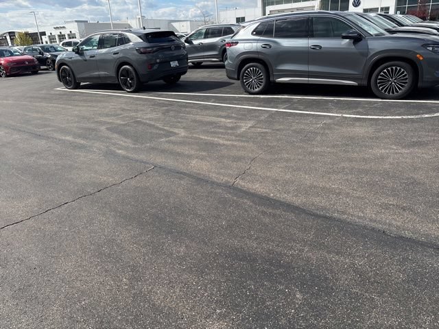 New 2026 Volkswagen Tiguan SE AWD/4WD image 6
