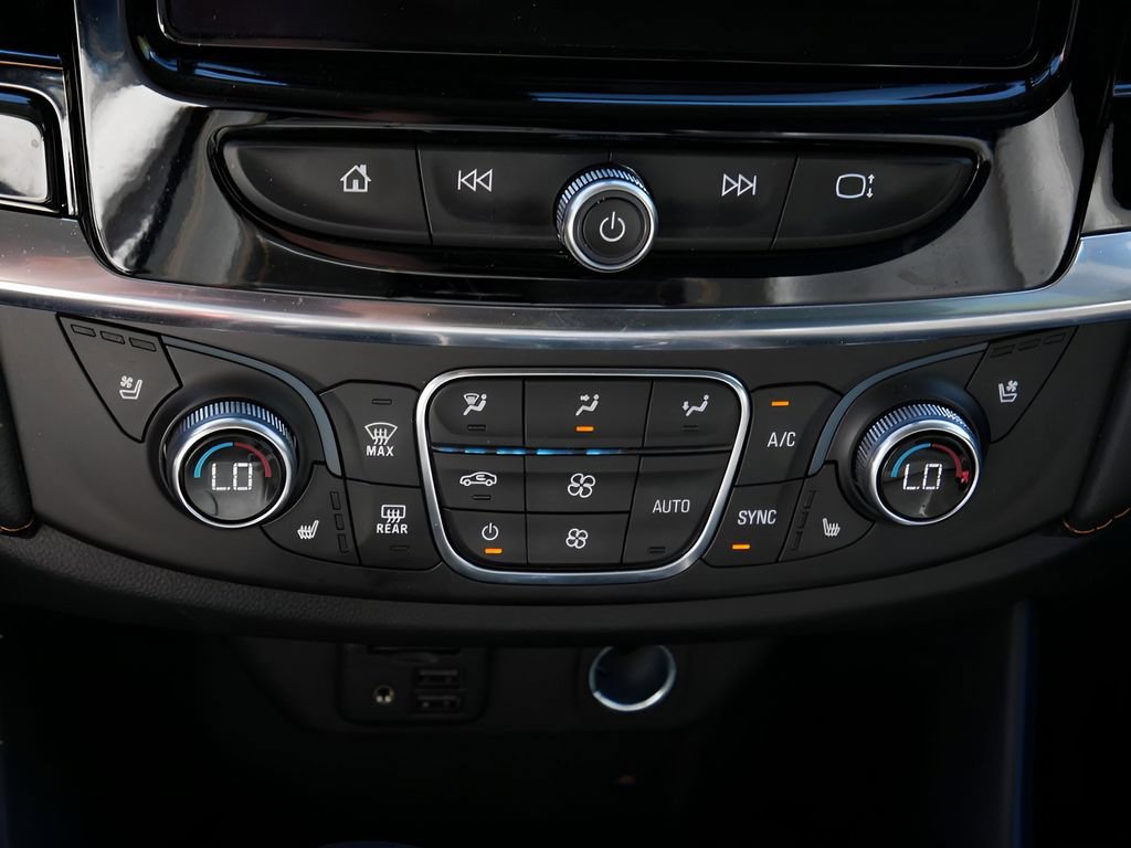 Used 2021 Chevrolet Traverse Premier AWD/4WD image 24