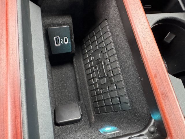 Used 2022 Lincoln Navigator Reserve w/ Monochromatic Package image 32