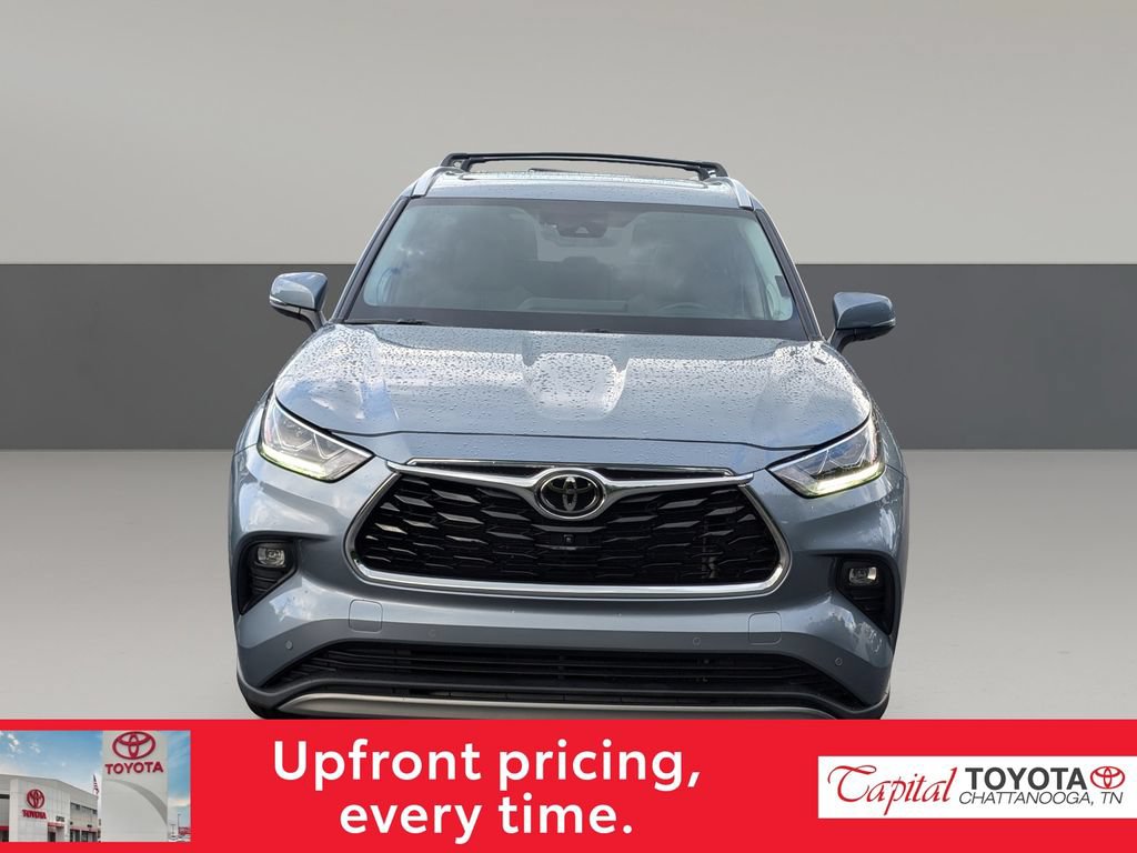Used 2024 Toyota Highlander Platinum AWD/4WD image 3
