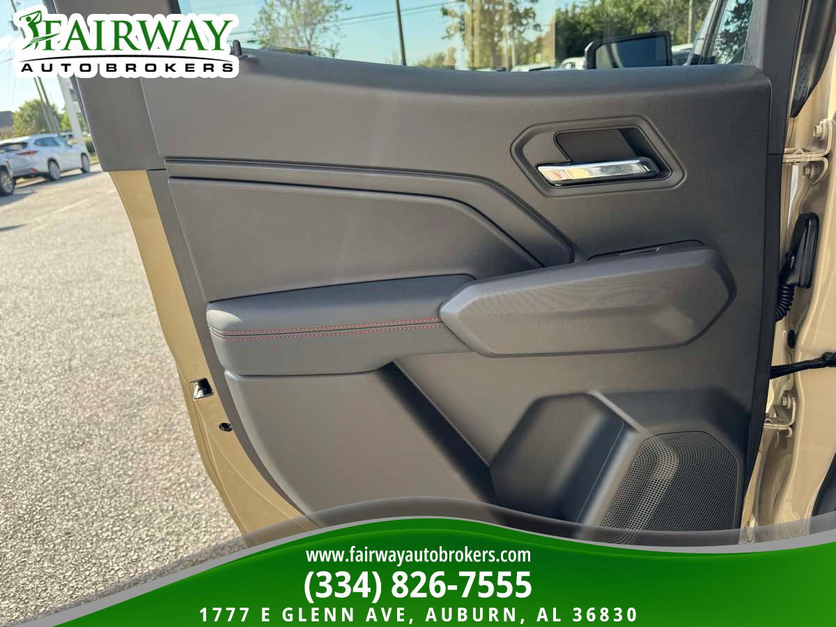 Used 2023 Chevrolet Colorado Z71 AWD/4WD image 26