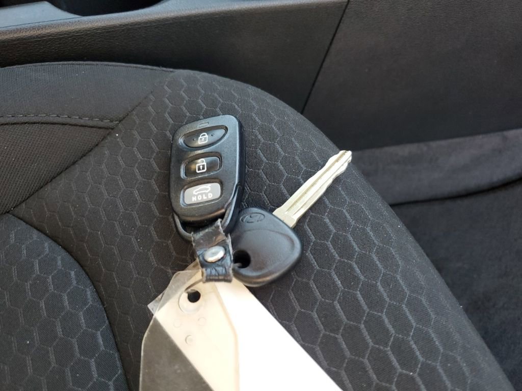 Used 2019 Hyundai Elantra SE w/ Cargo Package image 38