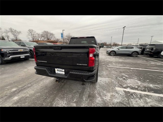 Used 2024 Chevrolet Silverado 2500 Custom w/ Custom Value Package image 7