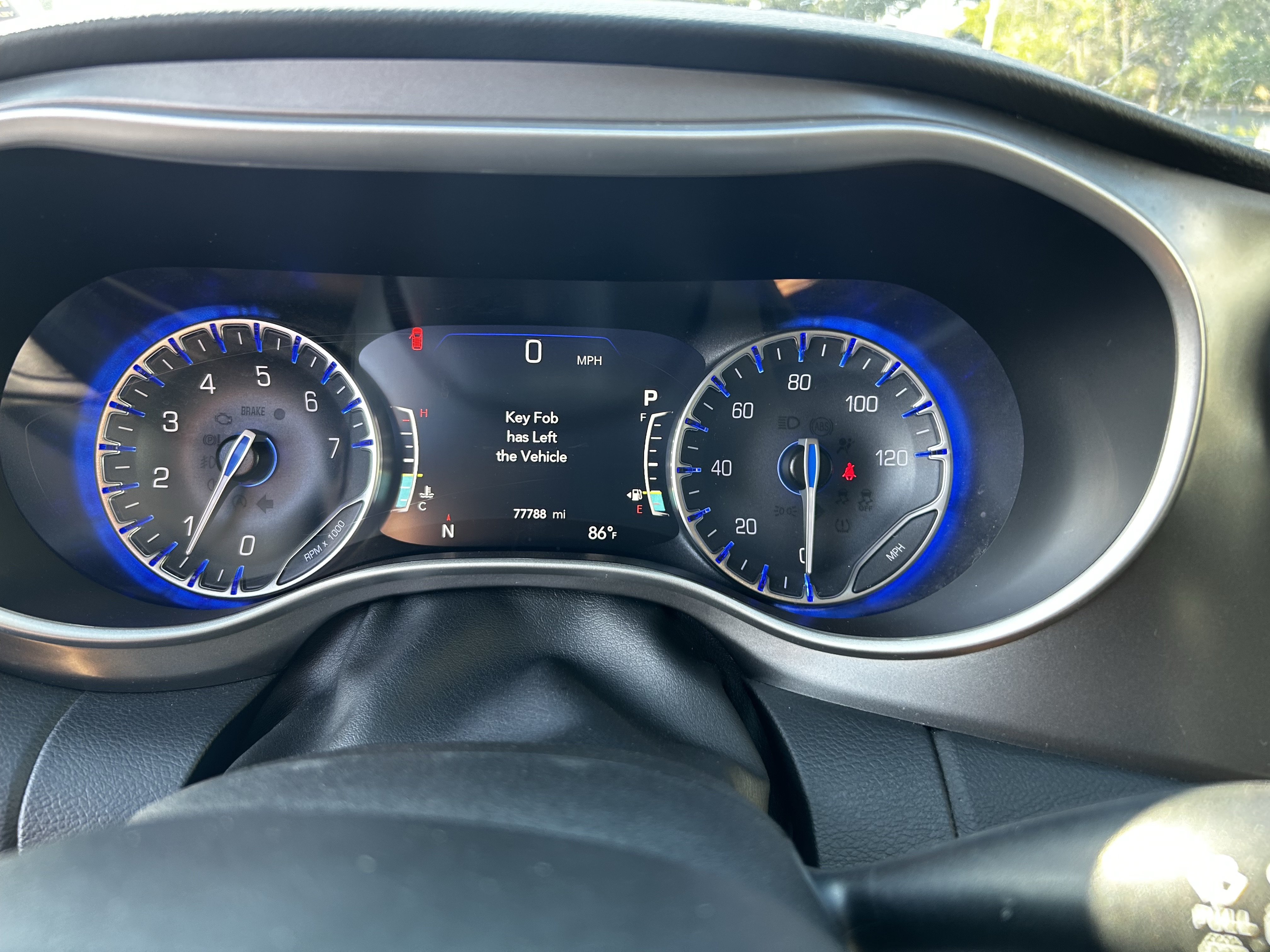 Used 2023 Chrysler Pacifica Touring-L FWD image 9