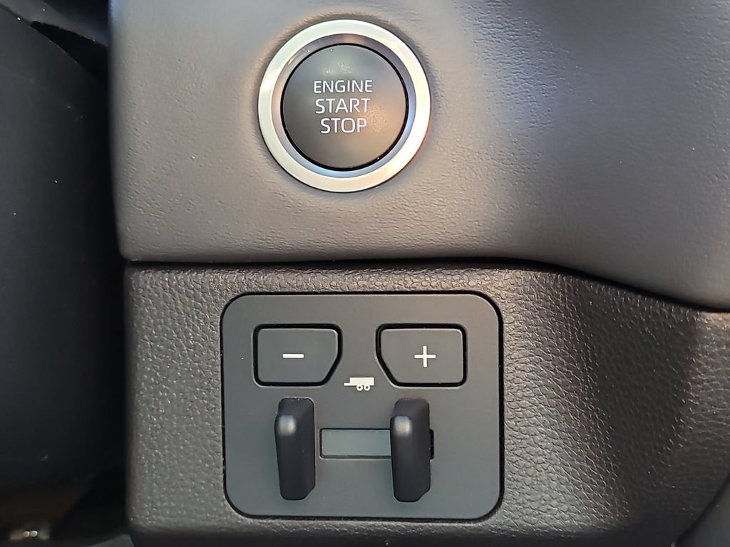 Used 2024 Toyota Tundra Platinum RWD image 28