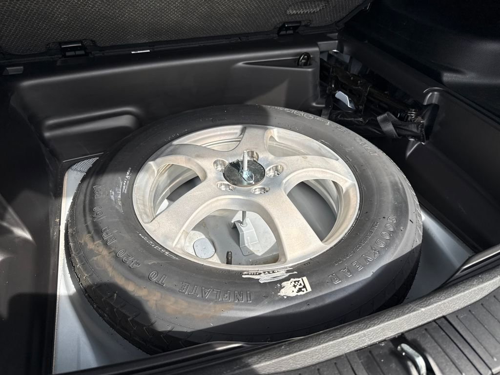 Used 2022 Jeep Grand Cherokee Laredo w/ Luxury Tech Group I image 24