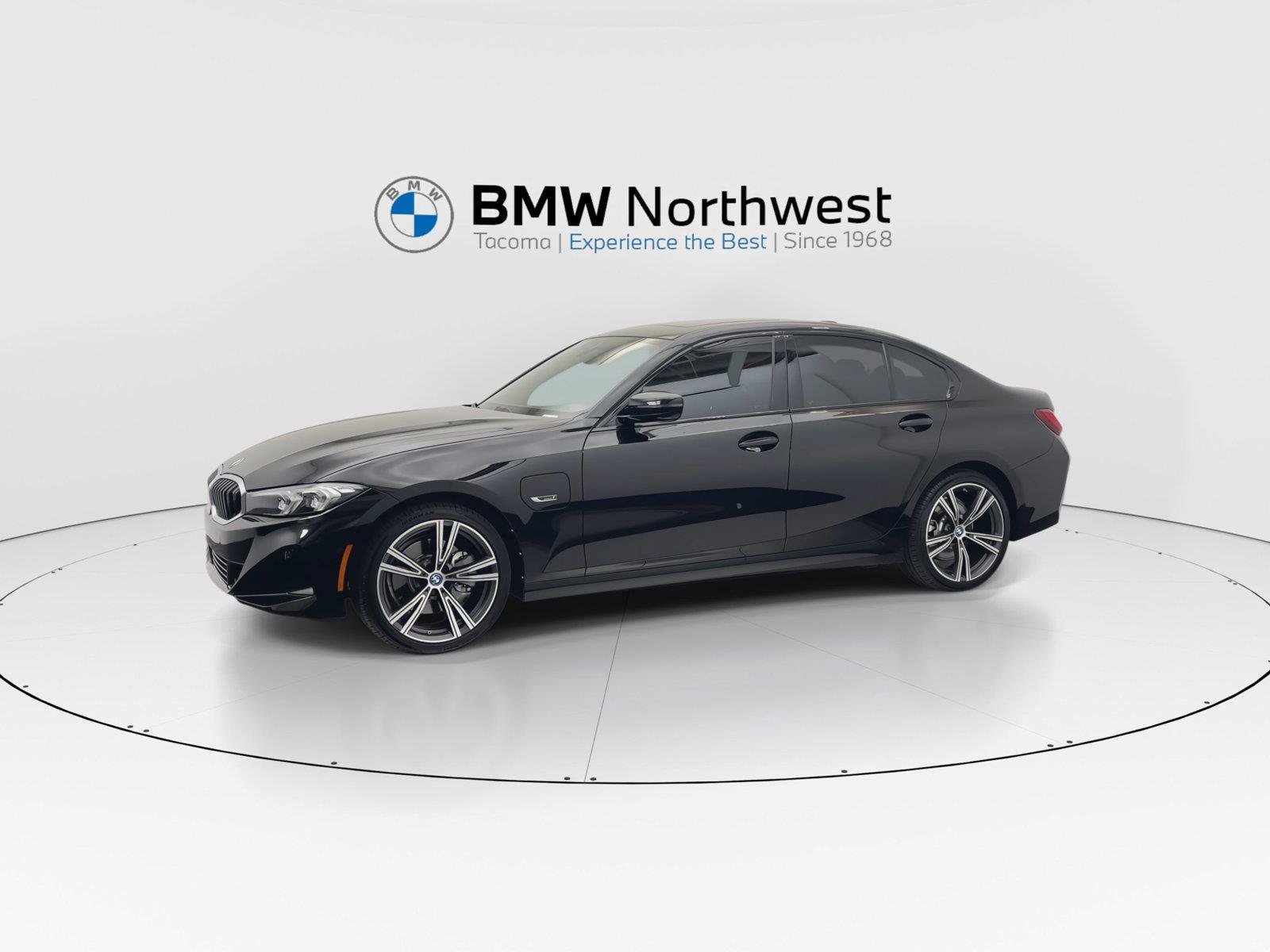 Used 2023 BMW 330e w/ Premium Package RWD image 10