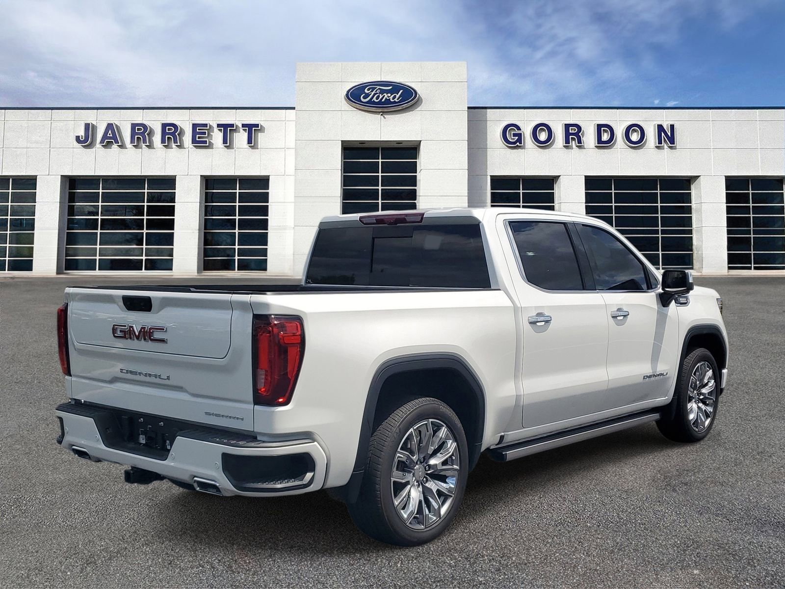 Used 2024 GMC Sierra 1500 Denali w/ Denali Reserve Package AWD/4WD image 4