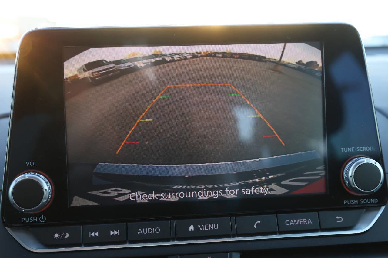 Used 2022 Nissan Altima 2.5 SR FWD image 22