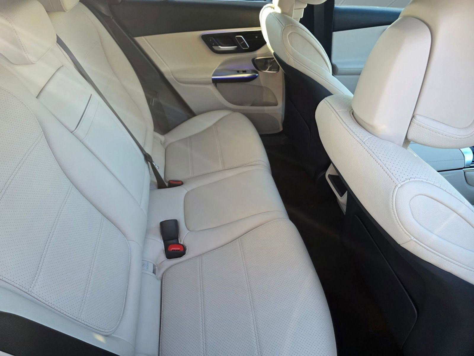 Used 2026 Mercedes-Benz GLC 300 4MATIC image 24