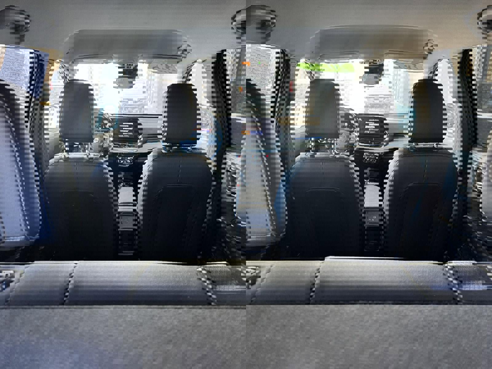 Used 2025 Chevrolet Trax LT w/ LT Convenience Package FWD image 10