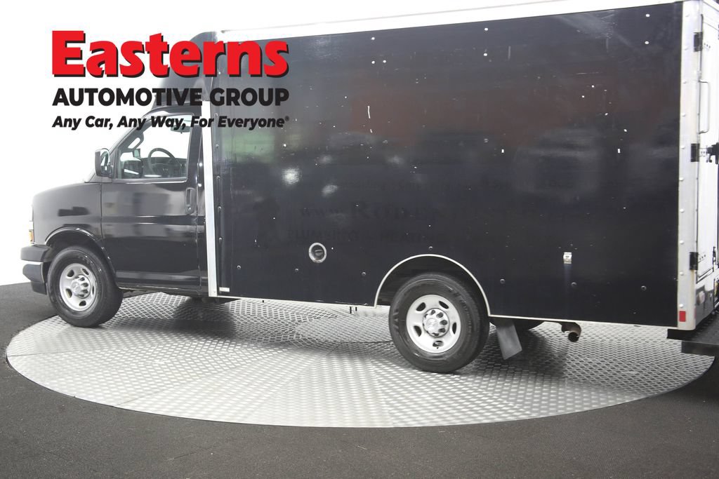 Used 2017 Chevrolet Express 3500 RWD image 59