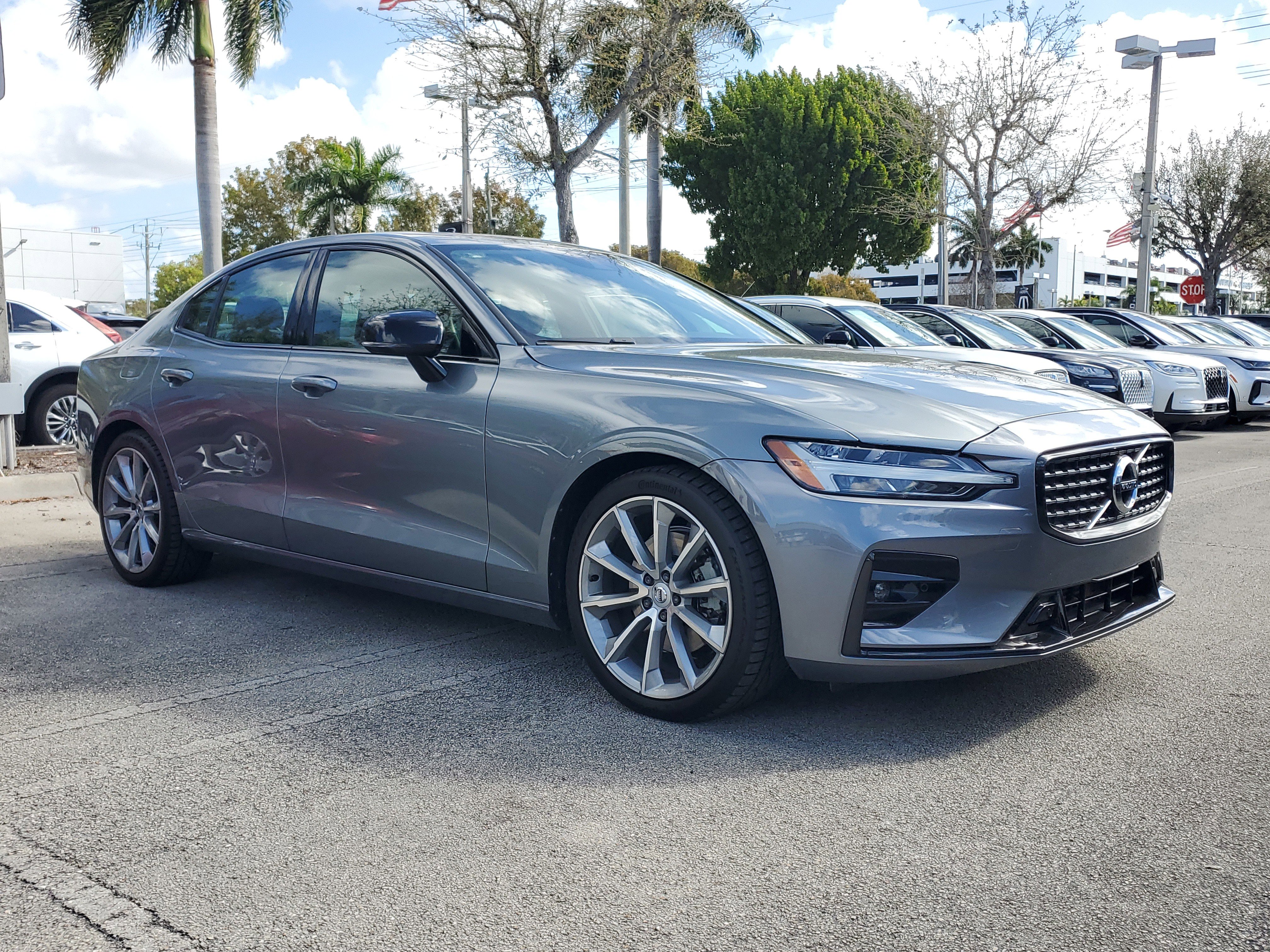 Used 2021 Volvo S60 T5 Momentum w/ Premium Package image 23