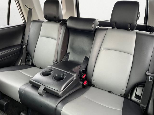Used 2018 Toyota 4Runner SR5 Premium image 16