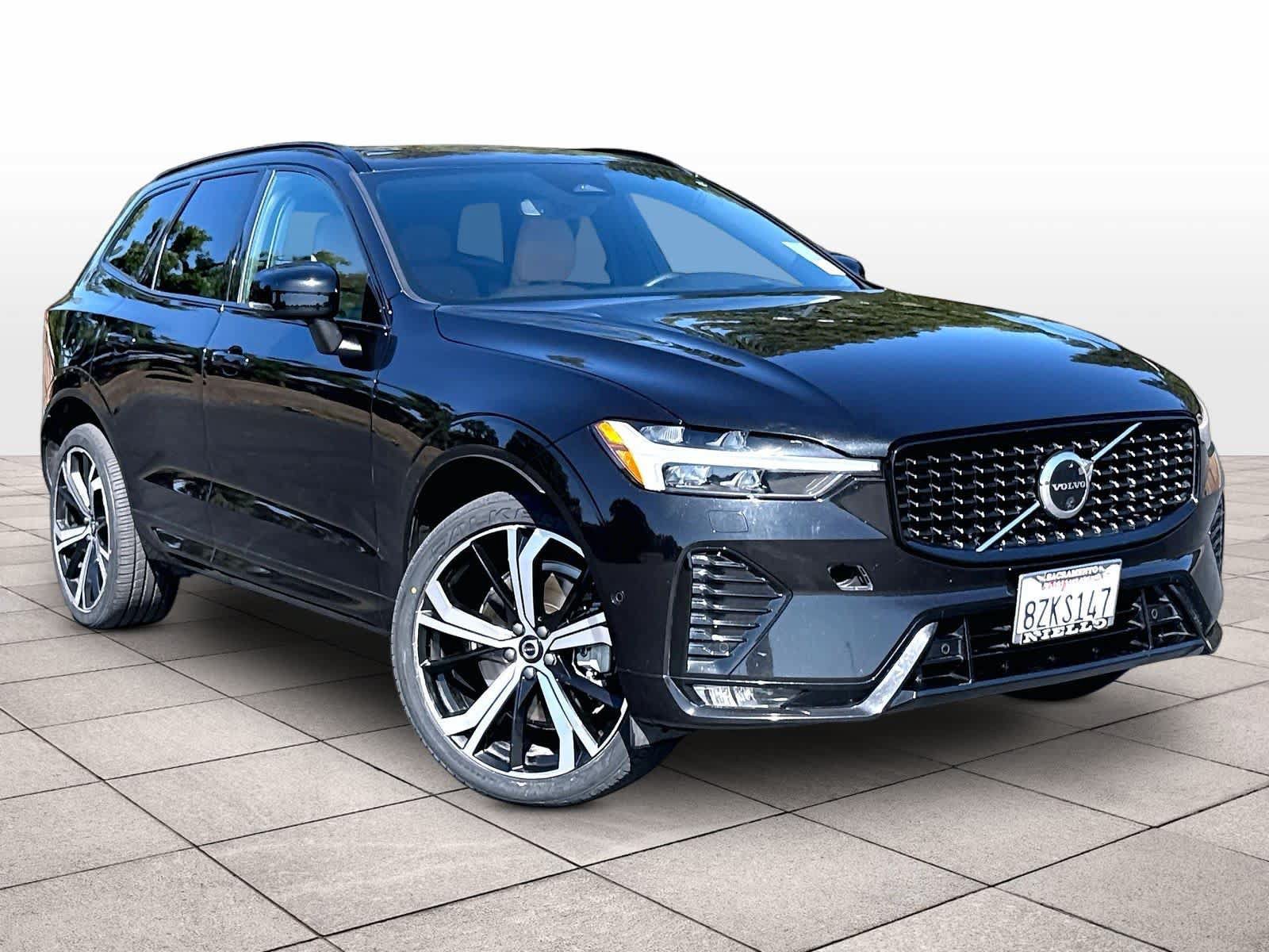 Used 2023 Volvo XC60 B6 Ultimate w/ Protection Package Premier AWD/4WD image 2