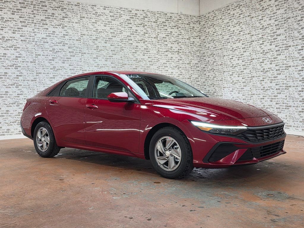 New 2026 Hyundai Elantra SE