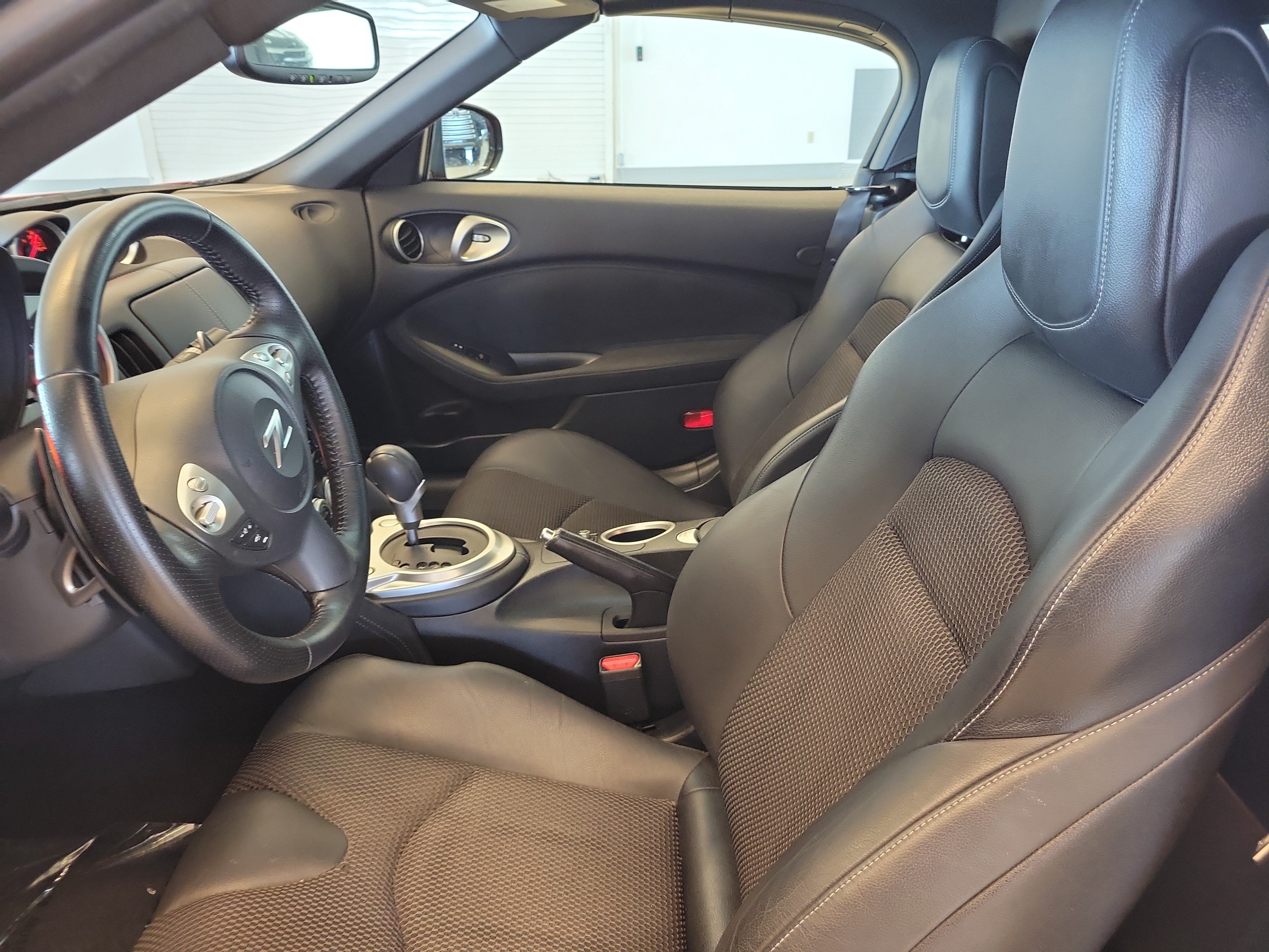Used 2010 Nissan 370Z Touring RWD image 18