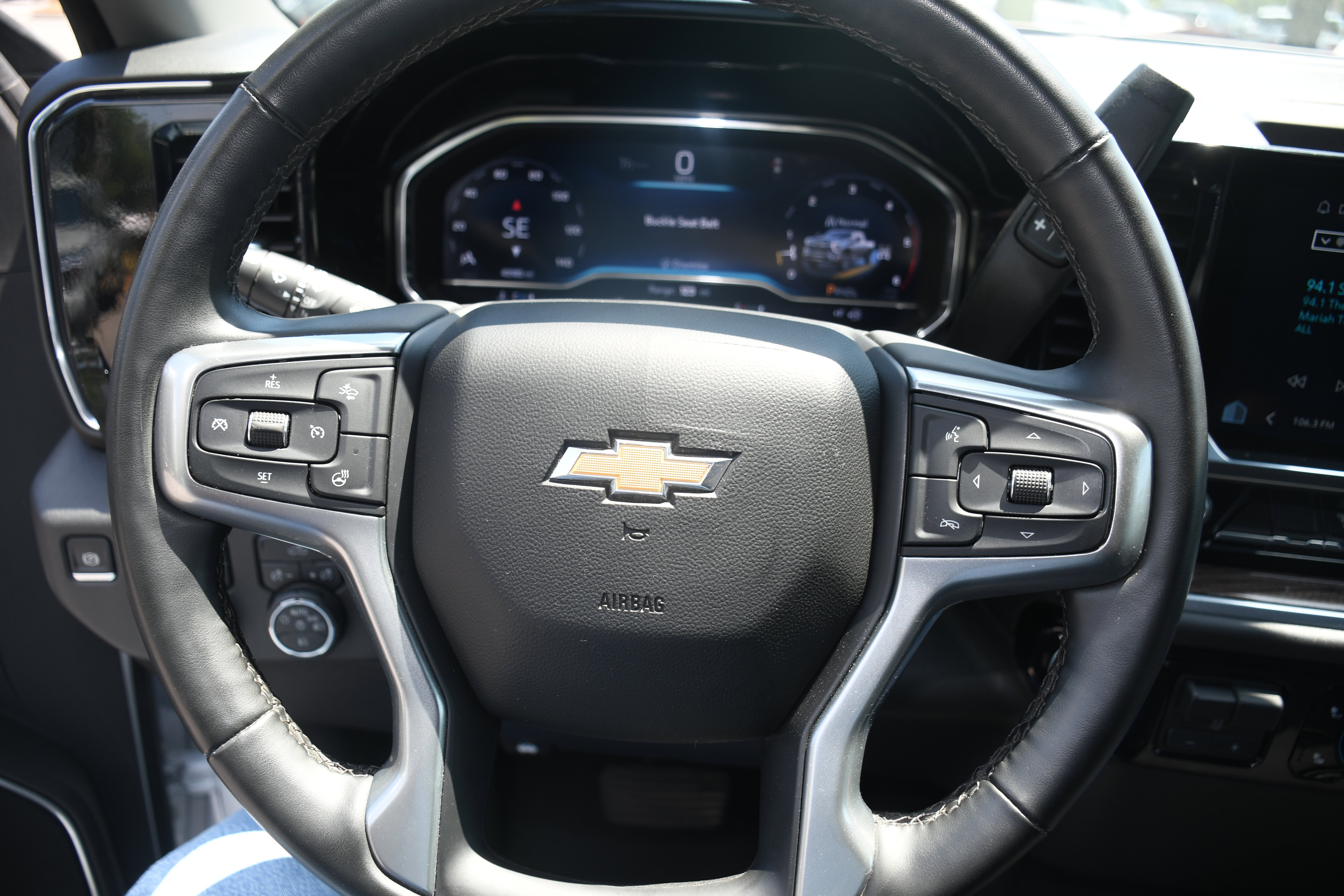 Used 2025 Chevrolet Silverado 2500 LT w/ Convenience Package AWD/4WD image 12