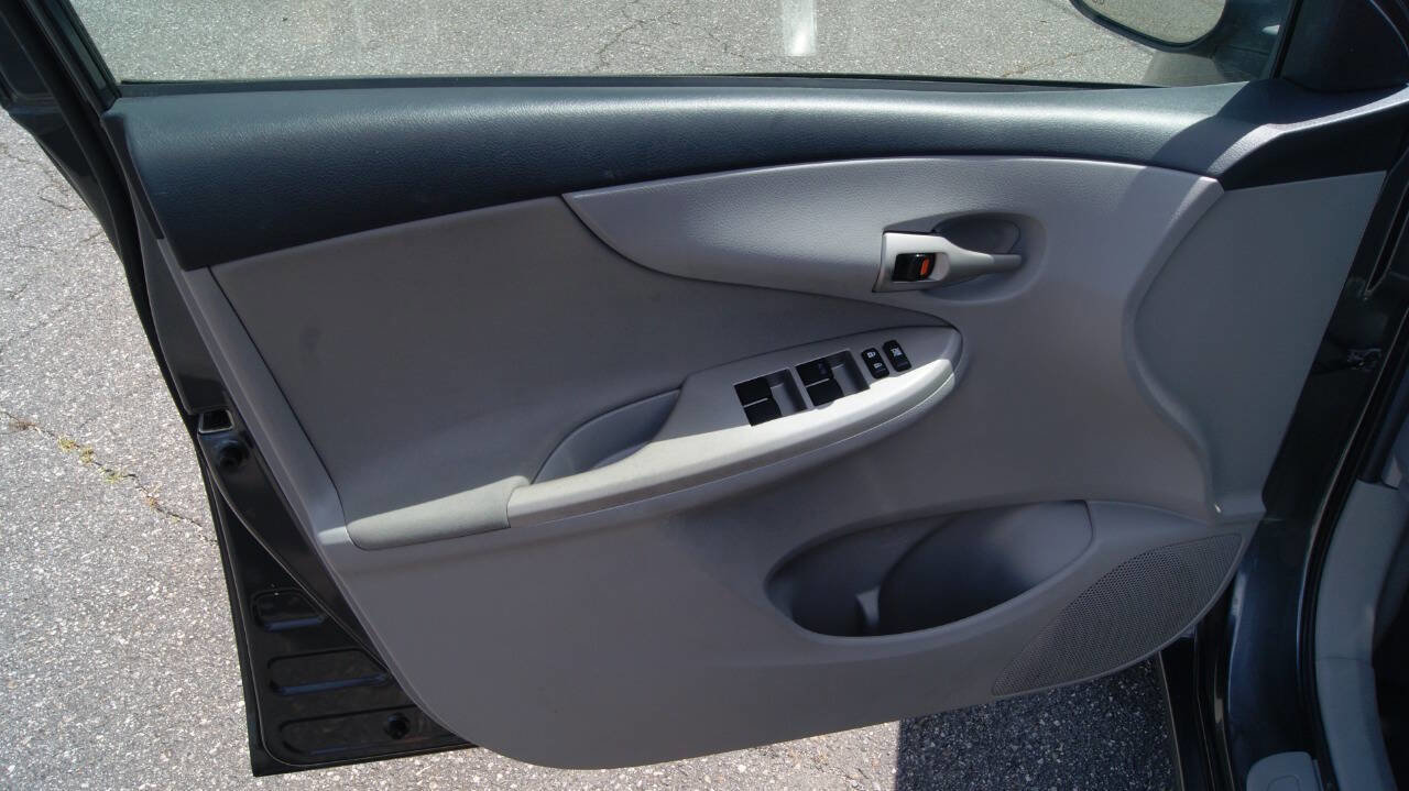 Used 2012 Toyota Corolla LE image 14