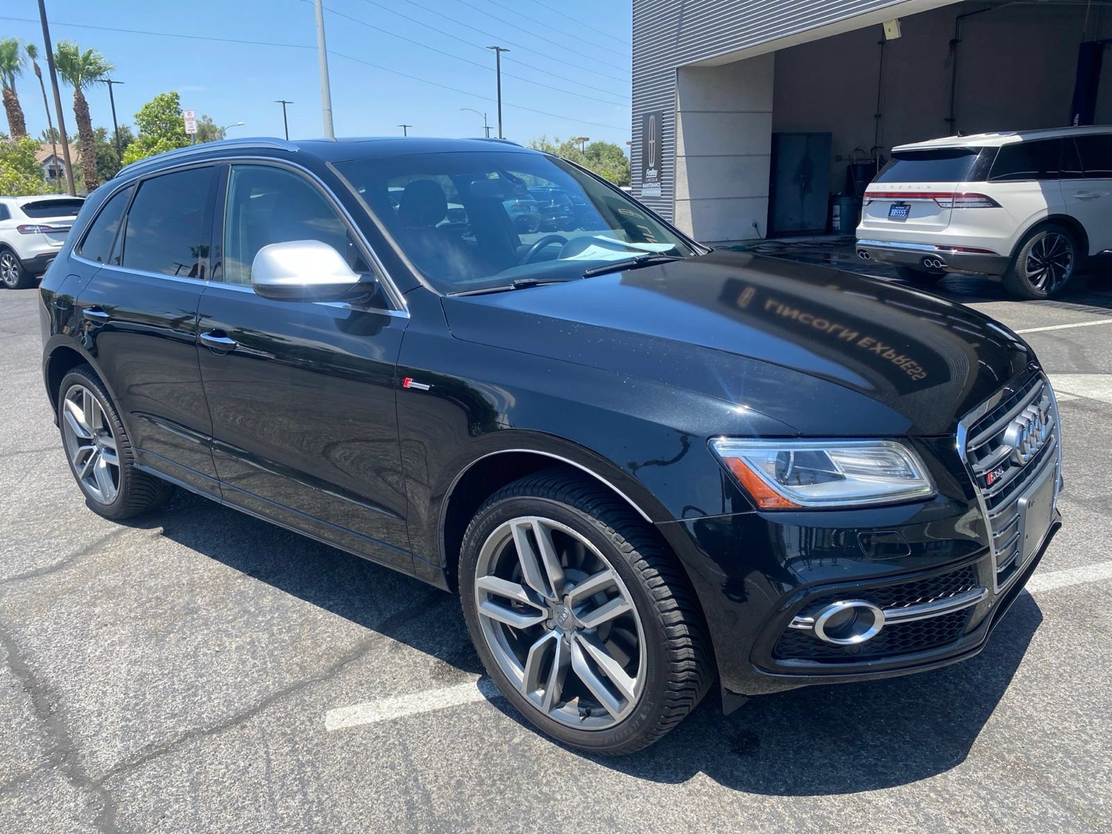 Used 2016 Audi SQ5 Premium Plus w/ Technology Package AWD/4WD image 3