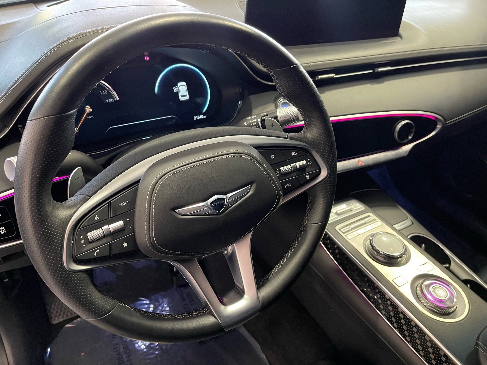 Used 2024 Genesis GV70 3.5T Sport w/ Sport Prestige Package AWD/4WD image 29