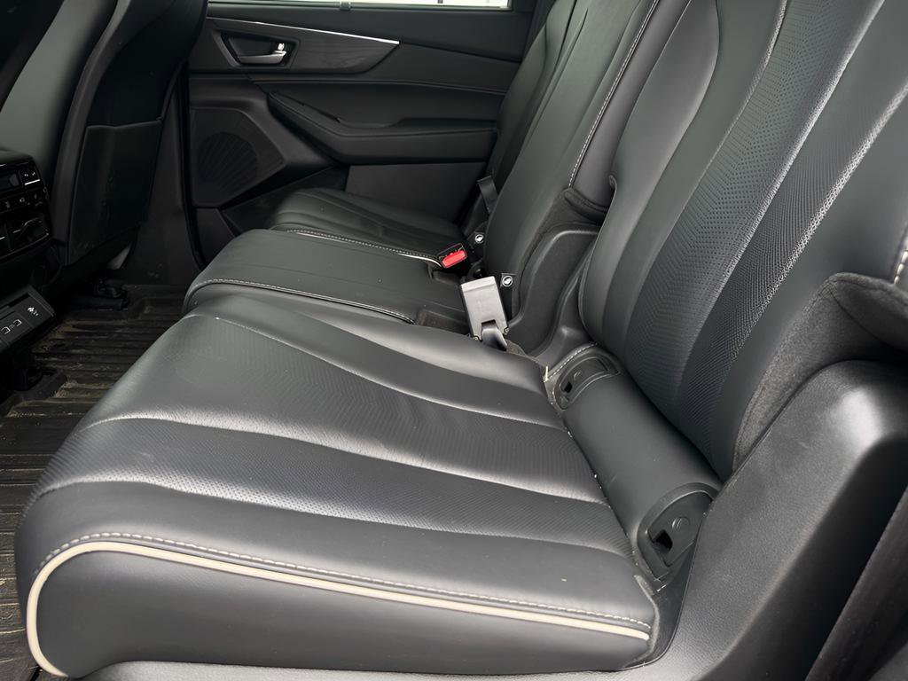 Used 2024 Acura MDX SH-AWD w/ Advance Package image 16