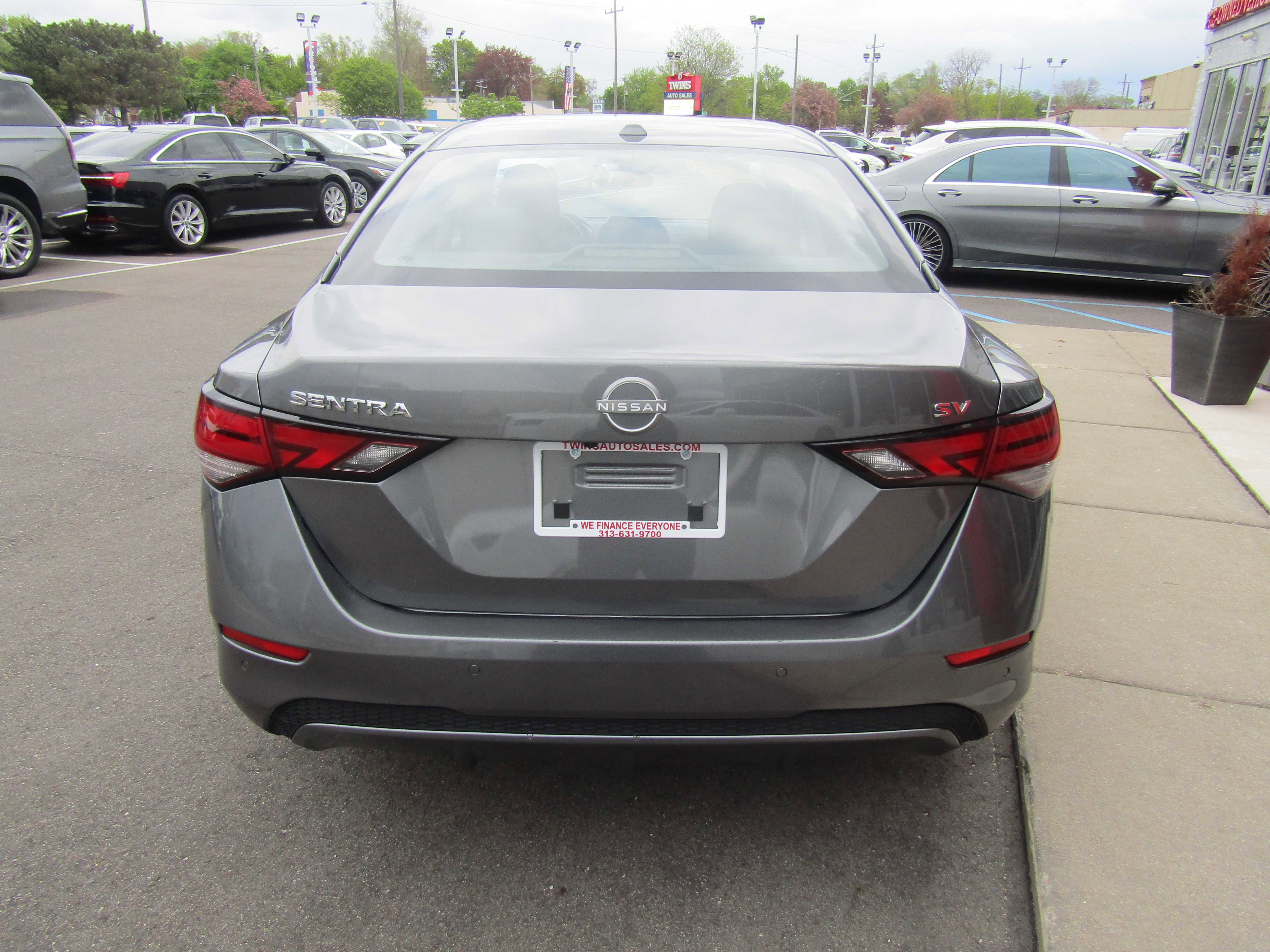 Used 2024 Nissan Sentra SV FWD image 6