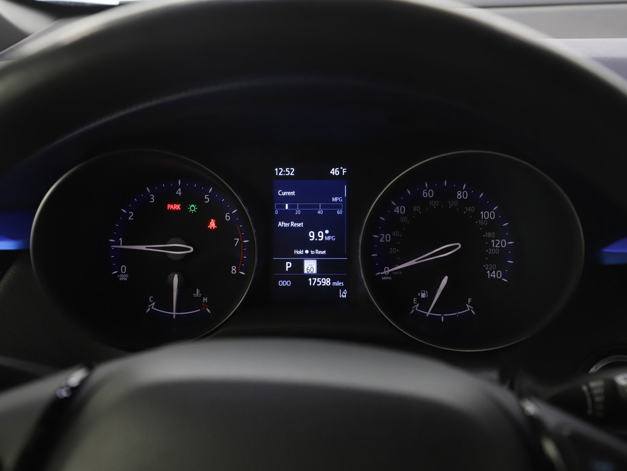 Used 2021 Toyota C-HR XLE FWD image 24