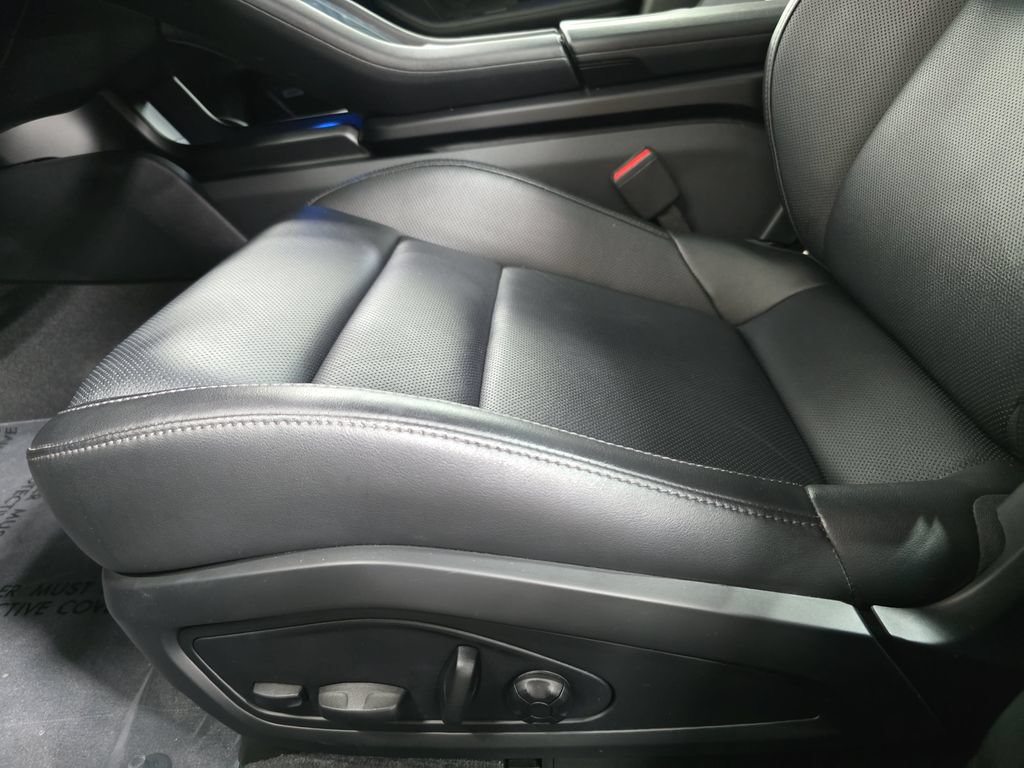 Used 2024 Porsche Taycan RWD image 23
