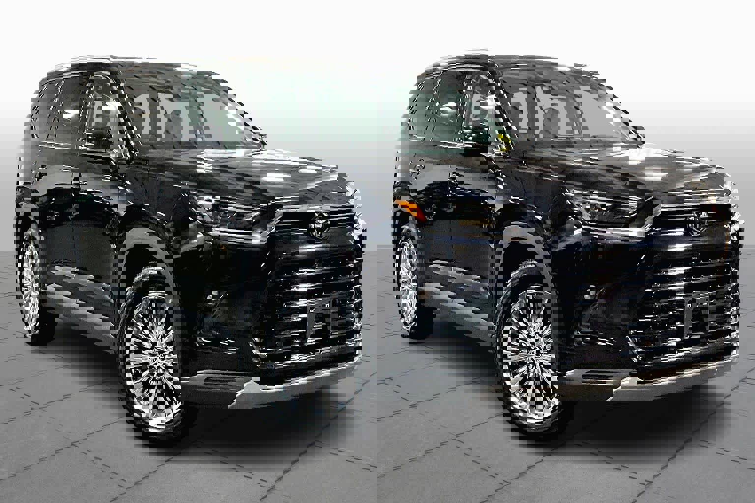 Used 2024 Toyota Grand Highlander Platinum image 2