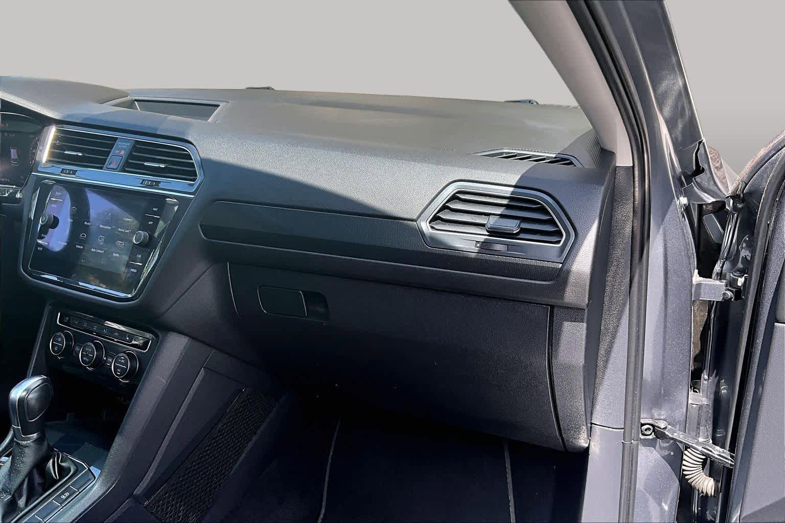 Used 2019 Volkswagen Tiguan SEL Premium AWD/4WD image 19