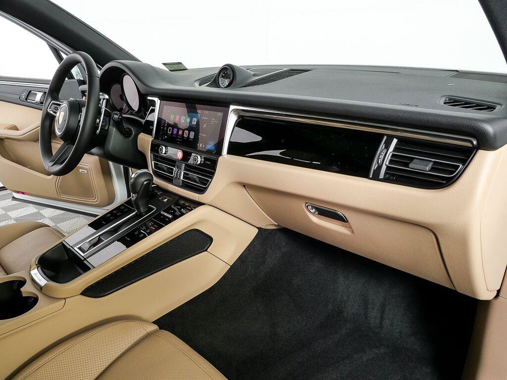 Certified 2026 Porsche Macan Turbo AWD/4WD image 24