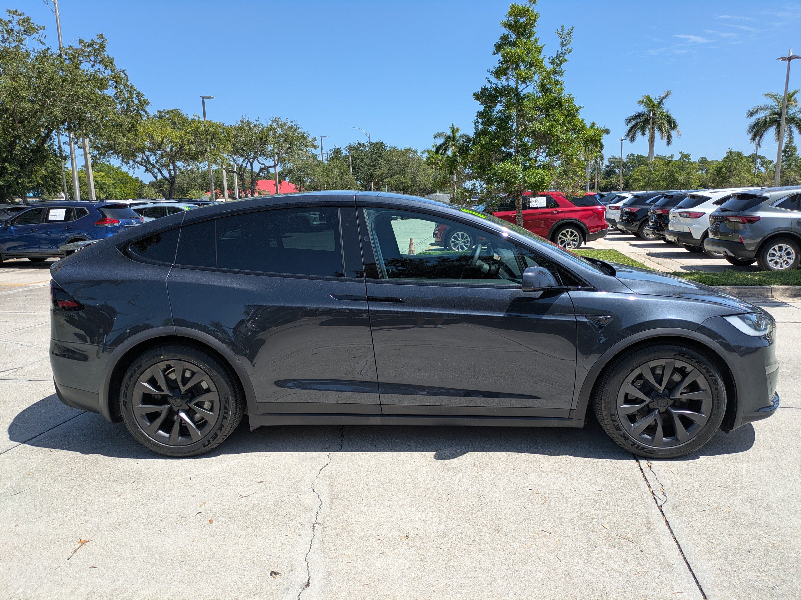 Used 2024 Tesla Model X AWD/4WD image 3