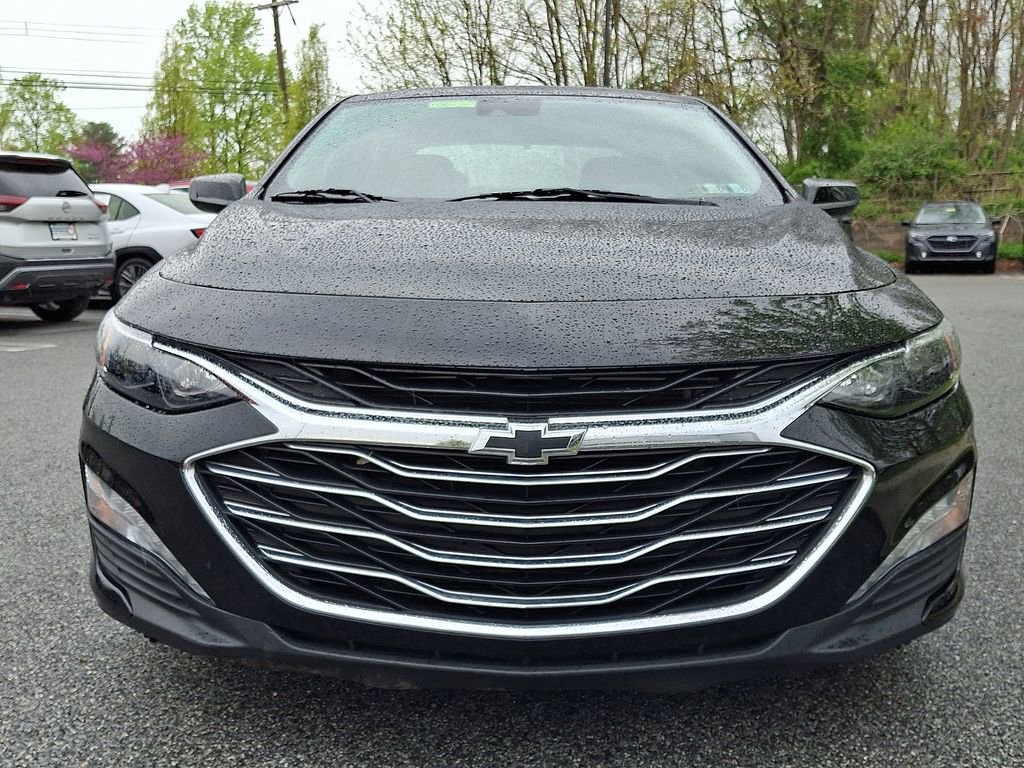 Used 2019 Chevrolet Malibu LT w/ Driver Confidence Package II FWD image 2