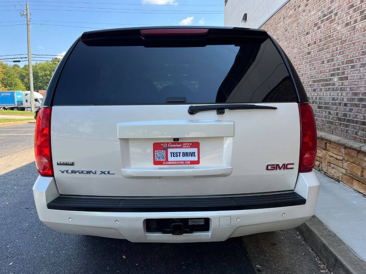 Used 2012 GMC Yukon XL SLT RWD image 4