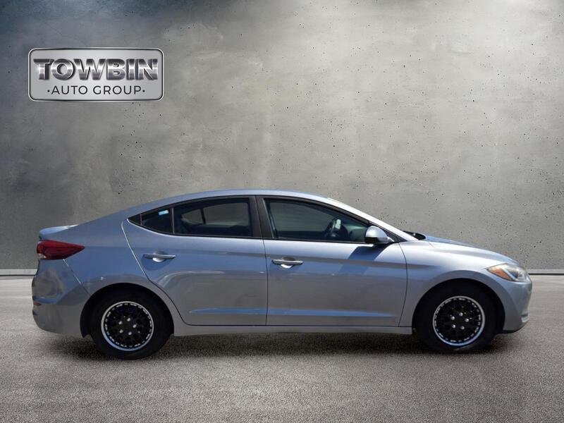 Used 2017 Hyundai Elantra SE FWD image 3