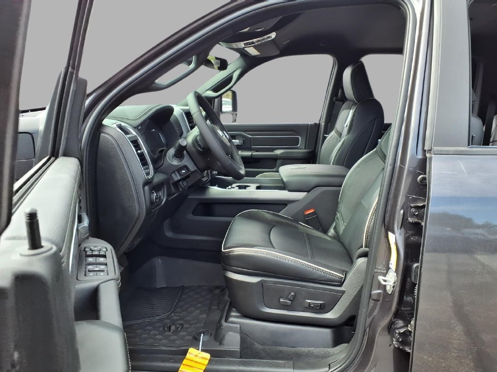 New 2027 RAM 3500 Laramie AWD/4WD image 19