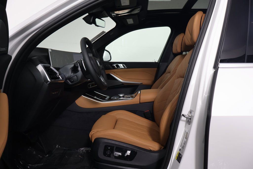 New 2026 BMW X5 xDrive50e w/ Climate Comfort Package image 5